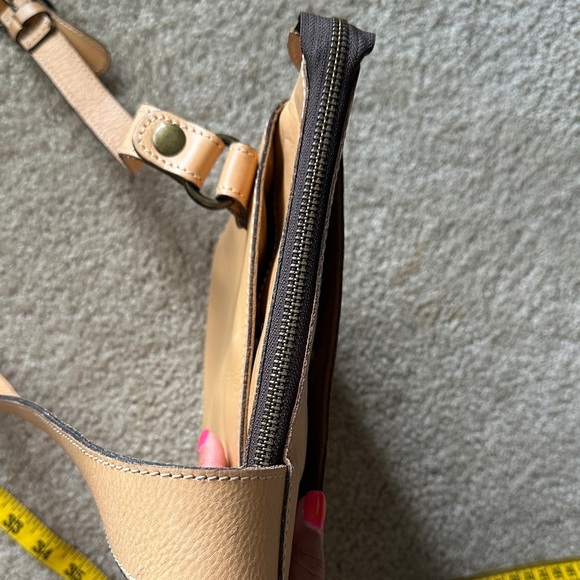 Patricia Nash Tan Crossbody Bag Tooled Floral Leather Classic Minimalist Western - Picture 5 of 10